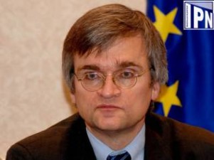 პიტერ სემნები საქართველოში არჩევნების შემდგომი ვითარების შესასწავლად ჩამოვიდა 