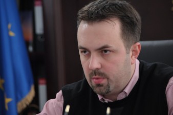 დიმიტრი შაშკინი – სკოლებში ახალი საშტატო განრიგების დამტკიცება მასწავლებლების შემცირებას არ ნიშნავს