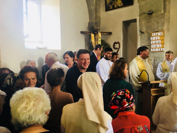გიგი უგულავამ სოფელ ვალეში კათოლიკეებს ღვთისმშობლობა მიულოცა