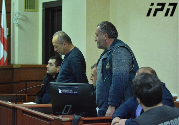 ადვოკატი - ვეფხია ბაქრაძეს მისსავე ნაქირავებ სახლში არ უშვებდნენ და როდესაც შესვლა მოახერხა, თავად ამჟამად გარდაცვლილმა გაიწია მისკენ დანით 