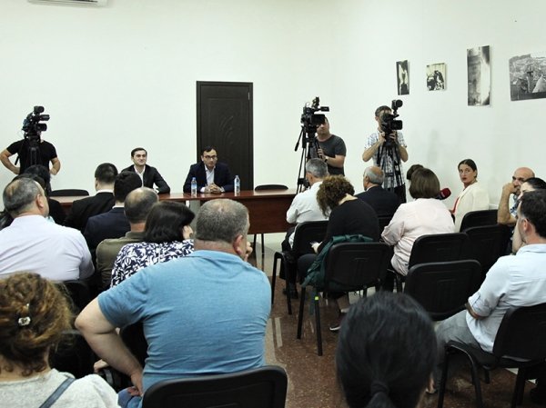 თორნიკე რიჟვაძე სამოქალაქო სექტორთან თემატურ შეხვედრებს გეგმავს
