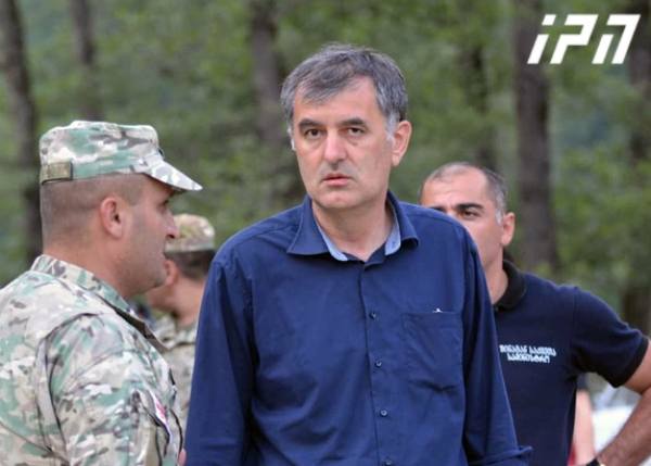სოზარ სუბარის ინფორმაციით, წუხელ პრობლემები შეიქმნა ჭუბერის ხეობაში შესასვლელ გზასთან დაკავშირებით, ამ ეტაპზე კი, ეს საშიშროება მოხსნილია
