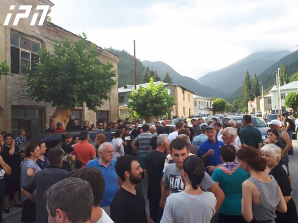 ადგილობრივების ინფორმაციით, ჰესი "ხელედურა 3“-ის მშენებელი კომპანიის წარმომადგენლებმა ლენტეხის ტერიტორია დატოვეს