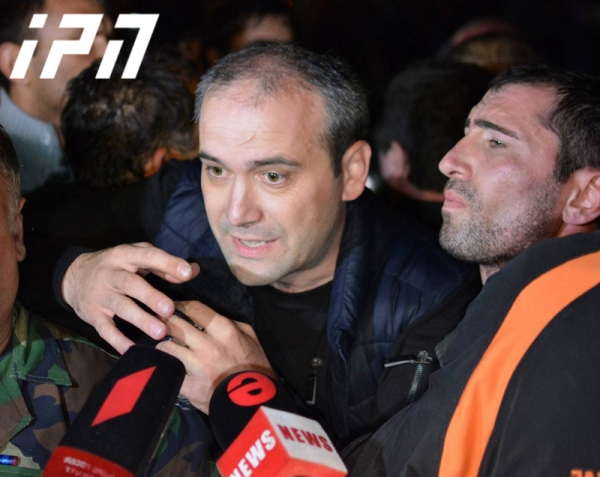 სამართალდამცავებმა რუსთაველზე აქციის ოთხი მონაწილე დააკავეს, ერთ-ერთი ზვიად კუპრავაა