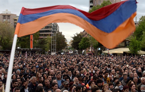 სომხეთის მთავრობის შემადგენლობა კიდევ სამმა მინისტრმა დატოვა
