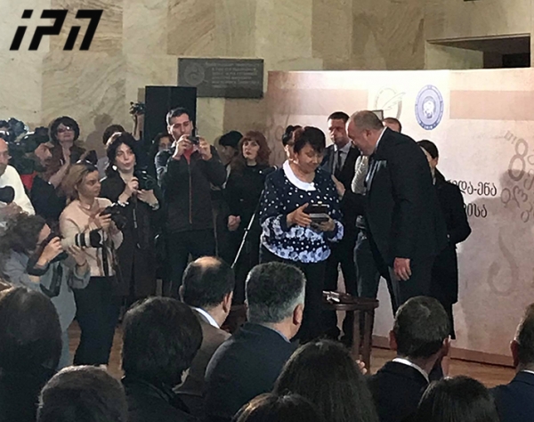 პრეზიდენტმა გრივერ ფარულავა, შუქია აფრიდონიძე, დამანა მელიქიშვილი, ლაურა გრიგოლაშვილი და თამარ ჩხეიძე ღირსების ორდენებით დააჯილდოვა