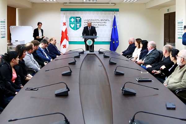 დავით სერგეენკომ გუდაურში საბაგიროზე მომხდარი ინციდენტის შედეგად დაშავებულთა სამედიცინო დახმარების პროცესში ჩართული პირები დააჯილდოვა