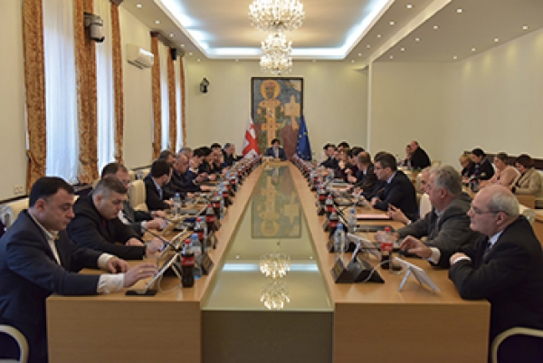 პარლამენტის ბიუროს “საგადასახადო კოდექსში“ შესატანი ცვლილებების პროექტი წარედგინა