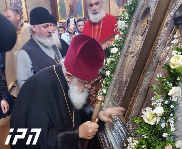 პატრიარქმა მრევლს ჯვრის თაყვანისცემის დღესასწაული და ლომისობა მიულოცა