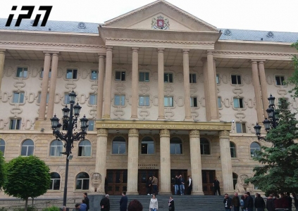  კუს ტბის წილების იძულებით წართმევის საქმეზე ბიზნესმენ ბესიკ ხარძიანის და დაკითხეს