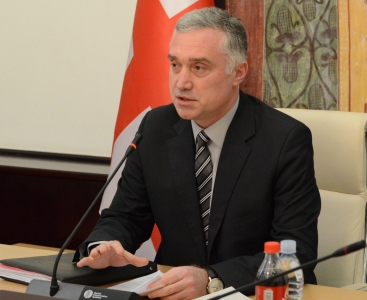 წინასწარი ინფორმაციით, ოპოზიციასთან შეხვედრაში მმართველი გუნდის მხრიდან უმრავლესობაში შემავალი ყველა პარტიის წარმომადგენელი მიიღებს მონაწილეობას