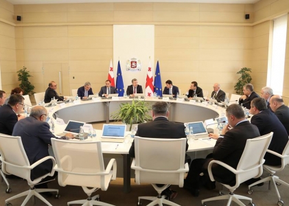 68 დევნილ ოჯახს ბინები საკუთრებაში გადაეცა