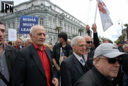 ბათუმში, ერას მოედანზე საპროტესტო მიტინგი დაიწყო