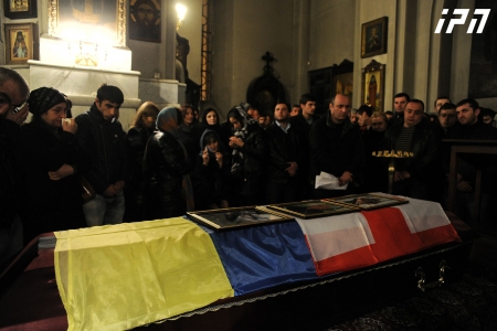 თამაზ სუხიაშვილი ქაშვეთის ტაძრიდან გამოასვენეს
