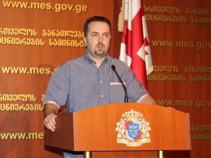დიმიტრი შაშკინმა 8 საჯაროს სკოლის დირექტორების სამსახურიდან წასვლის ინფორმაცია დაადასტურა 