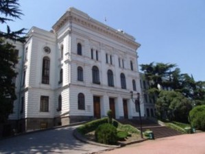 თსუ-ს ესტონეთის ელჩი ეწვევა