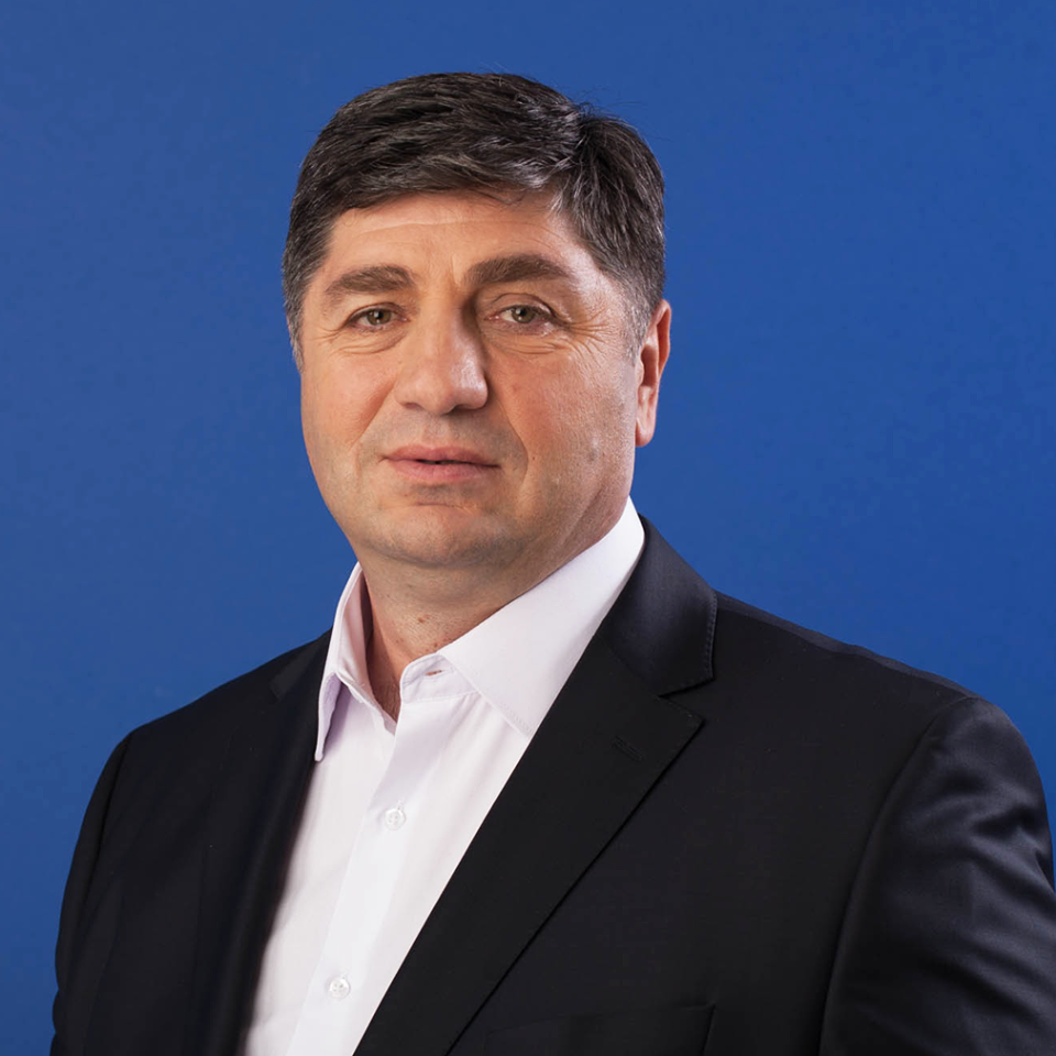 თამაზ ნავერიანი