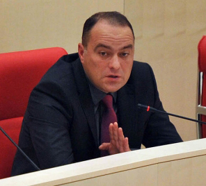 გიორგი ღვინიაშვილი