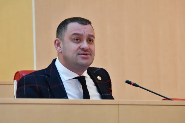 ბექა ოდიშარია ნინო ლომჯარიას - ბოლო დროს დაკავებული ხართ ხელისუფლებისთვის ძირის გამოთხრით, ვიდრე ადამიანის უფლებების დაცვით