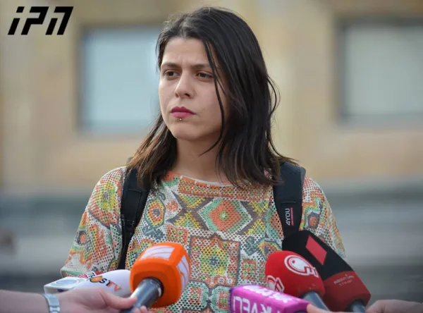 თბილისის საქალქო სასამართლოში ნინო წილოსანის შეურაცხყოფის საქმეზე აქტივისტის, ანა სუბელიანის სასამართლო პროცესი მიმდინარეობს