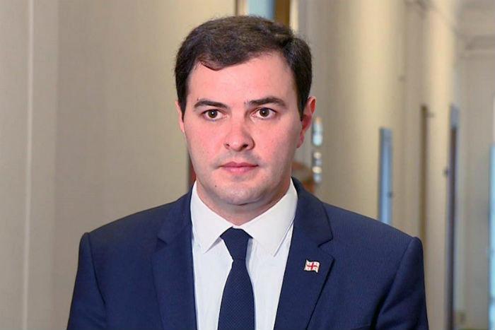 国家电力系统咨询委员会成员确认瓦诺·扎尔迪亚什维利已辞职，但表示他的离职与国家电力委员会的声明无关，并称“线路问题不能归咎于一个人”