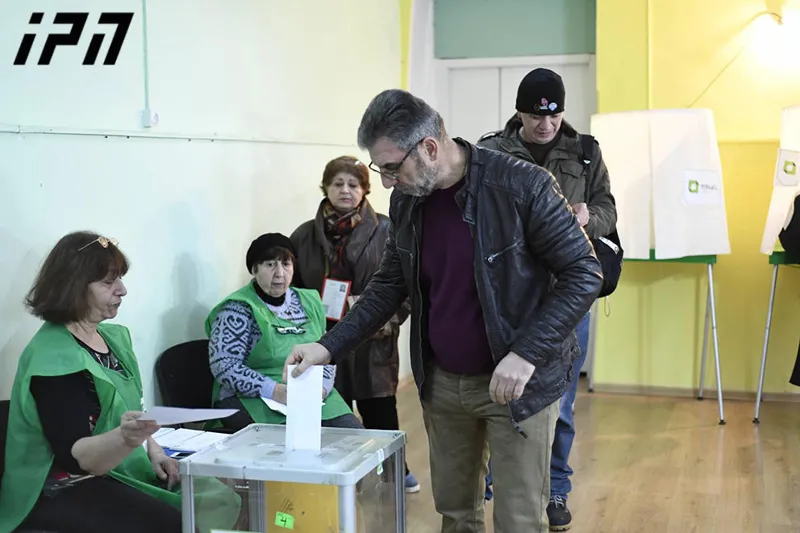 Пришедшие на октябрьские выборы избиратели пройдут термоскрининг, на участках будет обязательным соблюдение 2-метровой дистанции