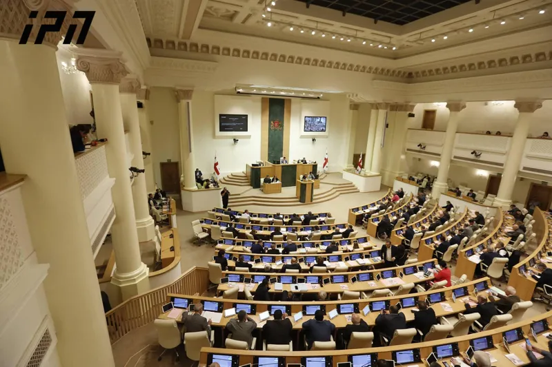 Мажоритарные депутаты начинают в парламенте процедуры в связи с переходом на полностью мажоритарную систему выборов