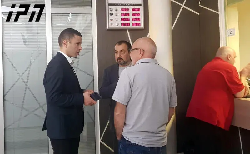 „რუსთავი 2“-ის დამფუძნებლებმა დავით დვალმა და ჯარჯი აქიმიძემ სისხლის სამართლის საქმის მასალების გადაცემის მოთხოვნით პროკურატურაში განცხადება შეიტანეს