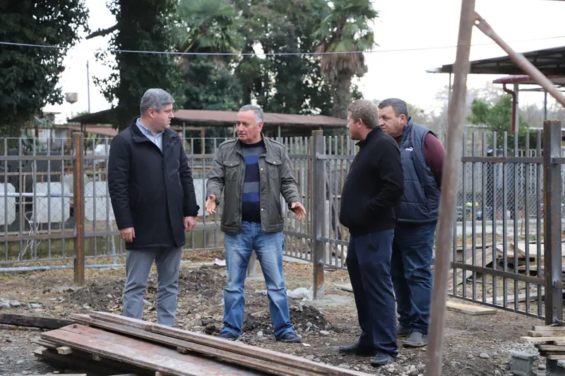 გიორგი შენგელია ამბულატორიების მშენებლობის პროცესს ადგილზე გაეცნო