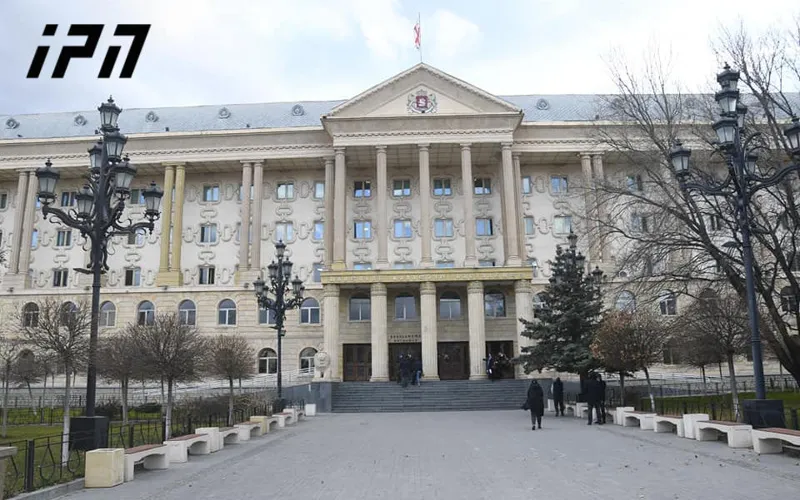 სასამართლომ პატიმრების გაქცევის საქმეზე დაკავებულ საბადრაგო ჯგუფის წევრს პატიმრობა შეუფარდა