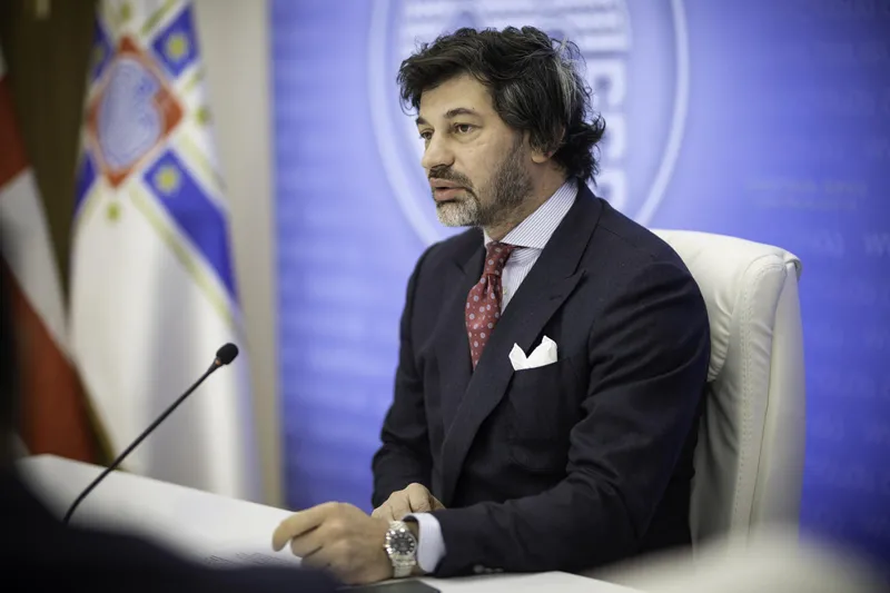Tbilisi Mayor : Wearing face masks in public transport is mandatory and our population must take it into account