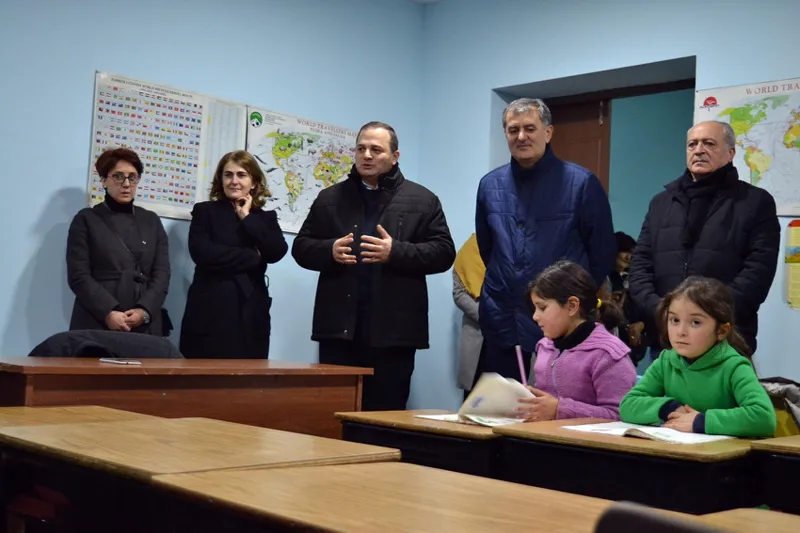 ხელისუფლების წარმომადგენლებმა მაღაროსკარსა და ბარისახოში  ახლად რეაბილიტირებული პანსიონები მოინახულეს