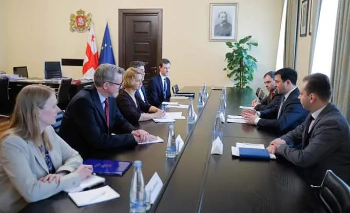 არჩილ თალაკვაძემ ევროკავშირის ექსპერტებთან საარჩევნო საკითხებზე სამუშაო შეხვედრა გამართა