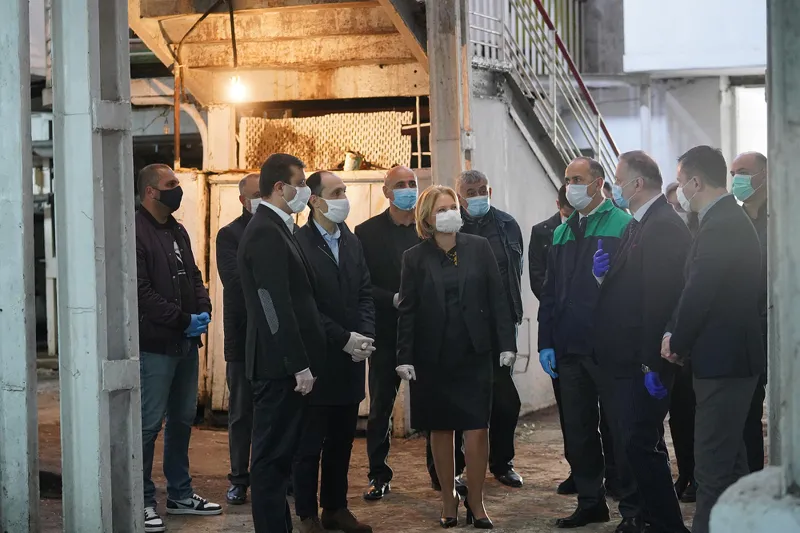 ნათია თურნავა და ლევან დავითაშვილი აგარის შაქრის ქარხანაში მიმდინარე სარეკონსტრუქციო სამუშაოებს გაეცნენ