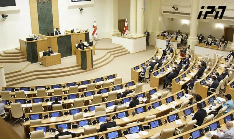 Парламент Грузии утвердил в первом чтении законодательные изменения, согласно которым выборы в 2020 году пройдут по пропорции 120/30