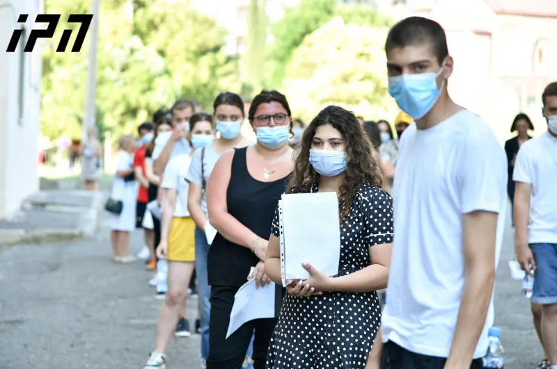 С сегодняшнего дня начались Единые национальные экзамены