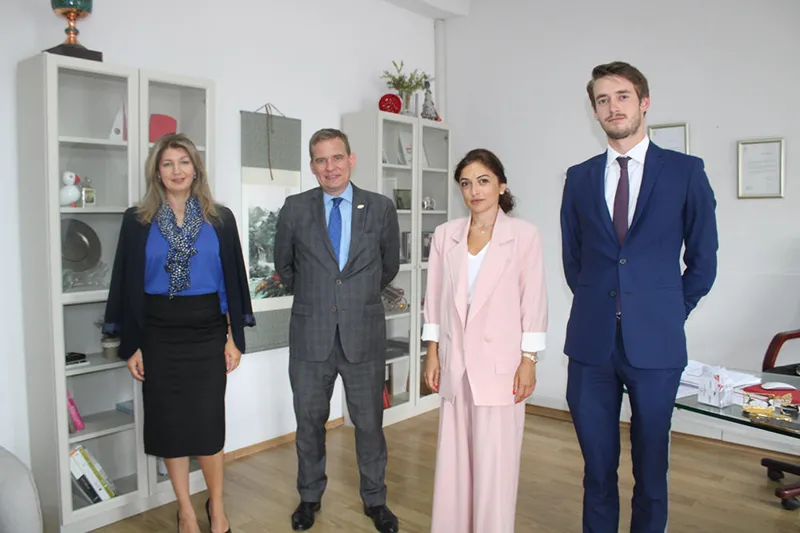 "საქართველოს წითელი ჯვრის საზოგადოების" ოფისს საფრანგეთის ელჩი დიეგო კოლასი ესტუმრა