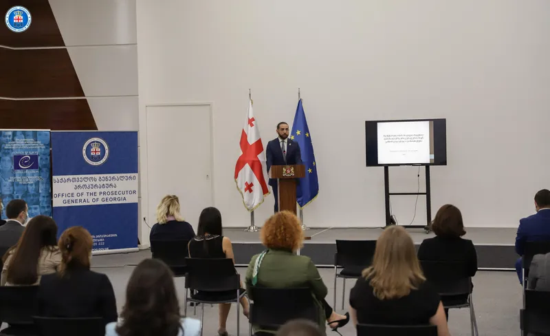 ირაკლი შოთაძემ დისკრიმინაციის ნიშნით შეუწყნარებლობის მოტივით ჩადენილ დანაშაულებზე სპეციალიზებულ პროკურორებს სერტიფიკატები გადასცა