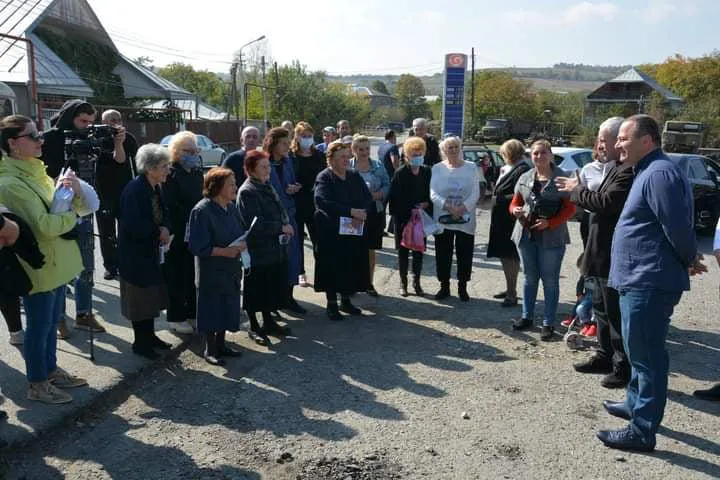 შალვა კერესელიძემ საარჩევნო კამპანია დუშეთის მუნიციპალიტეტში, ქალაქ დუშეთში მოსახლეობასთან შეხვედრით დაასრულა