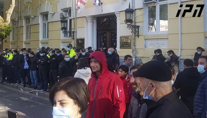 აჭარის მთავრობის სახლთან ხმაური იყო