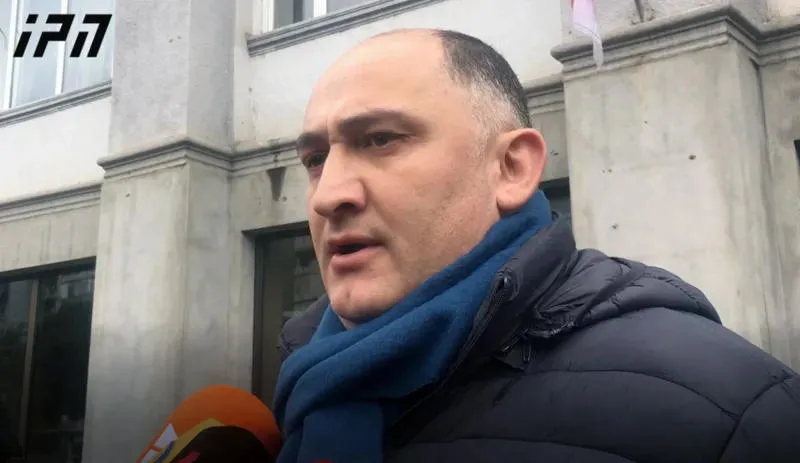 ადვოკატის განცხადებით, ბადრი ესებუას ძმას ბრალი შესაძლოა, დღის ბოლოს წარუდგინონ