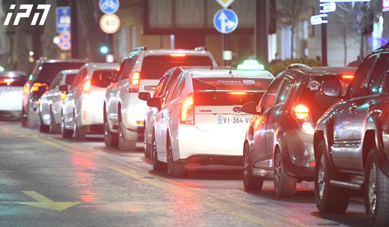 违反道路交通规则的罚款正在增加，并且责任正在加强  。