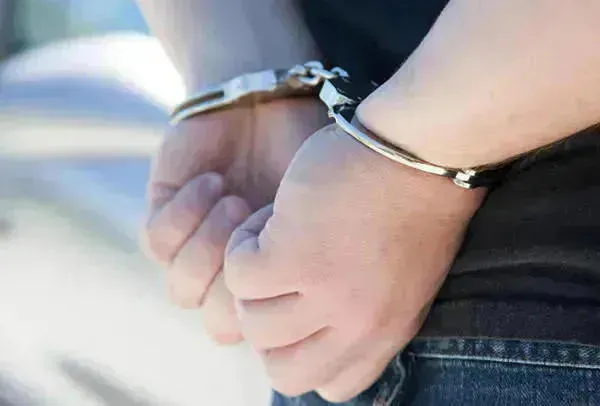 В Зугдиди задержан один человек по факту кражи крупной суммы денег из пункта по обмену валюты