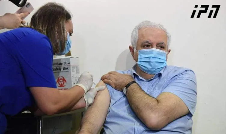 Amiran Gamkrelidze takes Sinopharm vaccine publicly