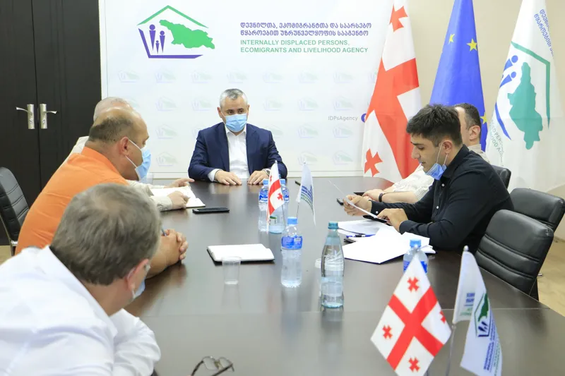 დევნილთა სააგენტო დევნილებისთვის ბინების შესყიდვის მიზნით მენაშენეების წინადადებებს 13 ივლისის ჩათვლით მიიღებს