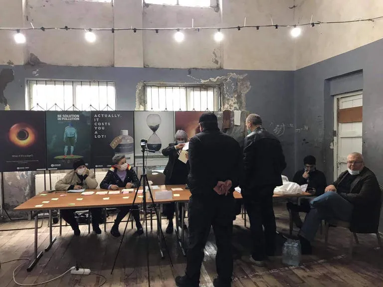 ბათუმში 38-ე, 39-ე, 41-ე, 43-ე, 51-ე საარჩევნო უბნების ხელახალ გადათვლას ხმაური მოჰყვა
