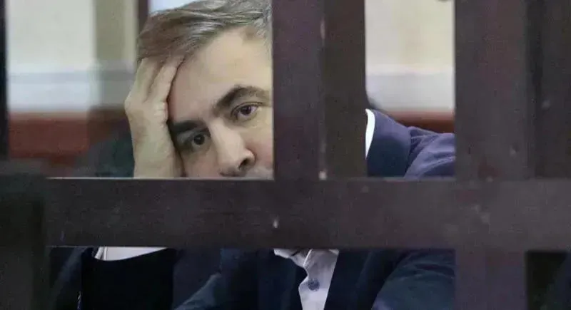 მიხეილ სააკაშვილი - ჩემთვის ყურში ჩაჩურჩულებული „მიშა ძალიან გვიყვარხარ, მაგრამ ხმამაღლა ვერ ვამბობთ“ უფრო მტკივნეულია, ვიდრე არაფრის თქმა - მე დაგანახეთ, რომ არ მეშინია და თქვენც გამოხატეთ ხმამაღლა თქვენი ემოცია!