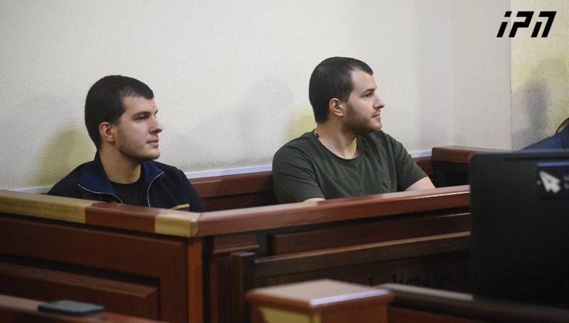 检察院指控古拉姆·卡库利亚、达维特·卡库利亚和贝萨里昂·日瓦尼亚组织了一个集团预谋谋杀尼科·克瓦拉茨克利亚。