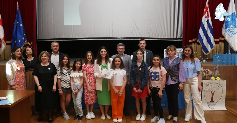 ბსუ-ს USAID-ის საბაზისო განათლების პროგრამის პროექტის „იდეატორთა კლუბის“ „წლის იდეატორი“ გამოვლიდა
