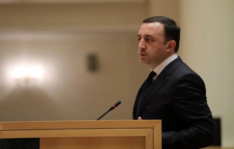 ირაკლი ღარიბაშვილის განცხადებით, 2026 წლისთვის 80 ახალი სკოლის აშენება  და 720 სკოლის რეაბილიტაცია იგეგმება